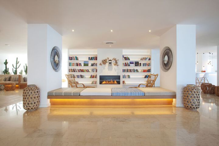 Guest Lobby