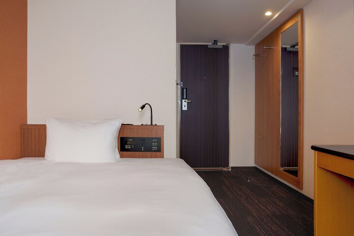 Room 21 of 62