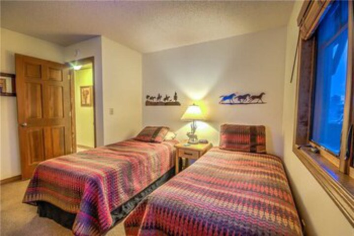 Room 14 of 30