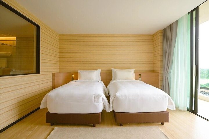Room 16 of 134