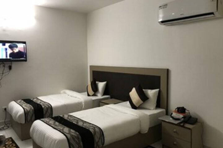 Room 15 of 27