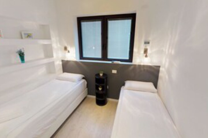 Room 28 of 29