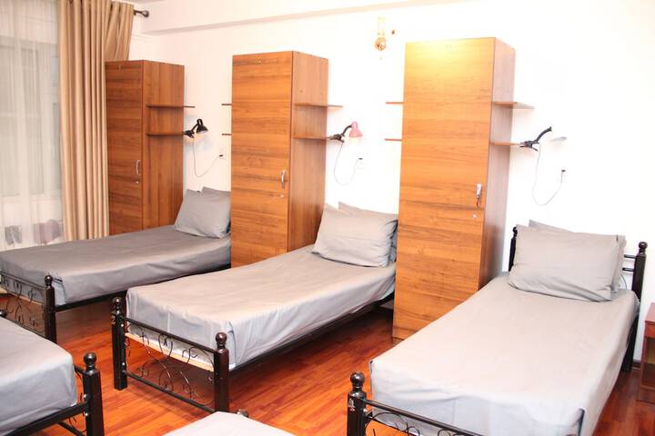 Room 5 of 32