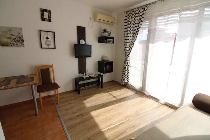 Room 20 of 177