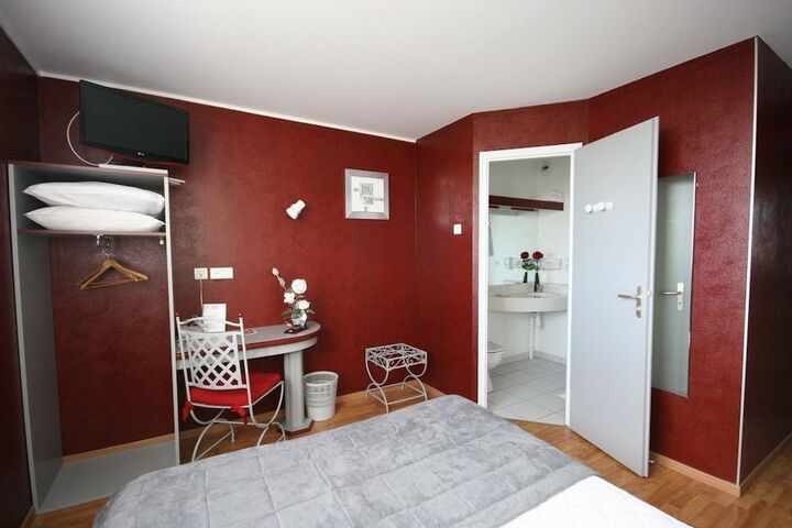 Room 9 of 72