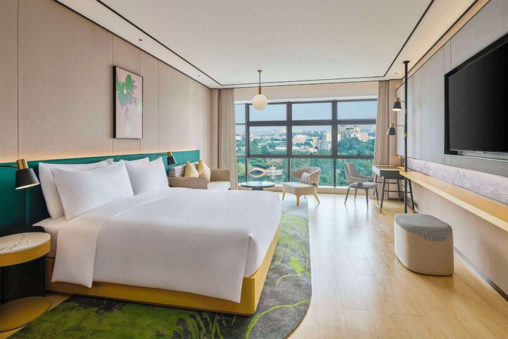 Room 4 of 42