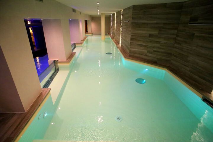 Pool 135 of 208