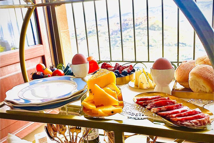 Breakfast/Coffee Service 88 of 98