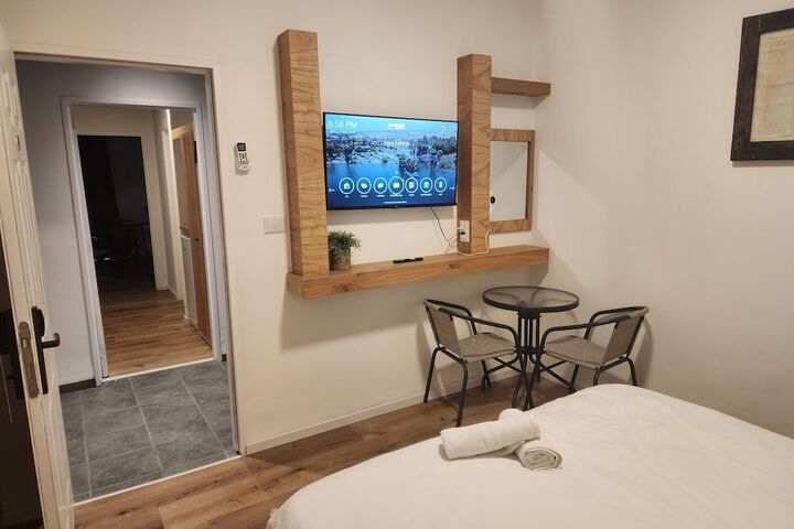 Room 18 of 141
