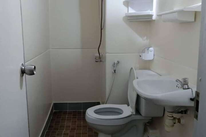 Room 14 of 16