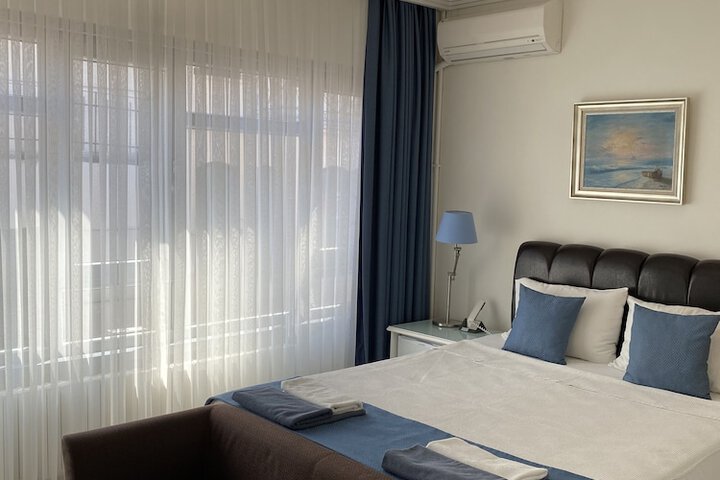 Room 11 of 85