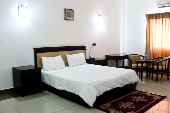 Room 5 of 32