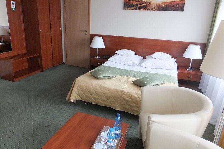 Room 15 of 66