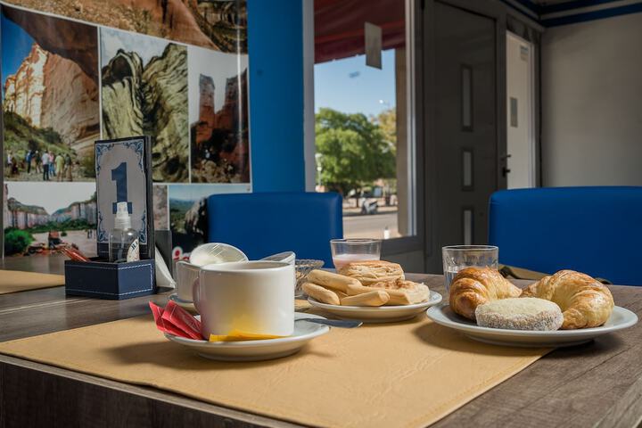 Breakfast/Coffee Service 47 of 54