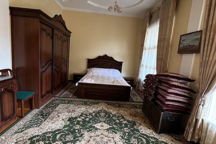 Room 2 of 17