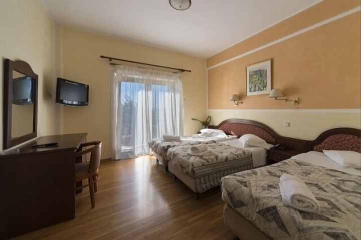 Room 20 of 34