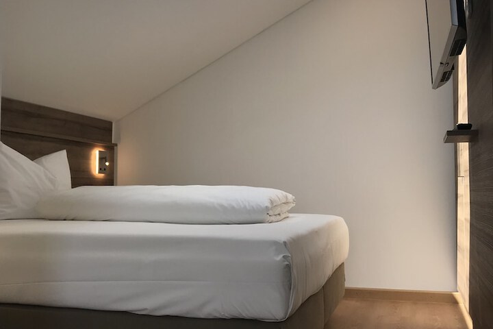 Room 7 of 54