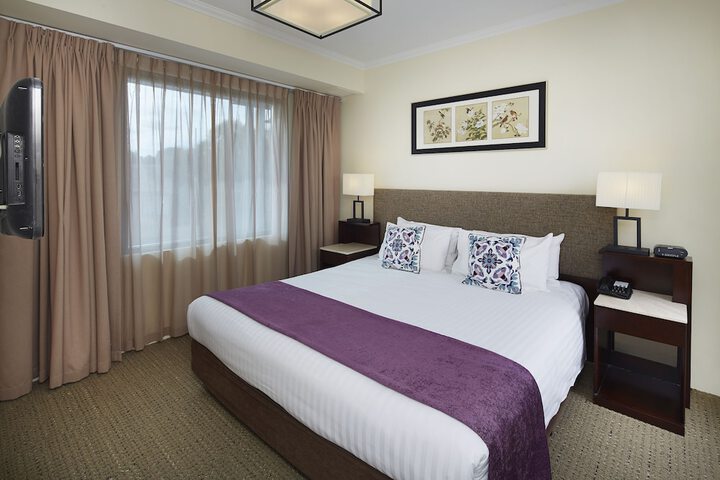 Room 10 of 48