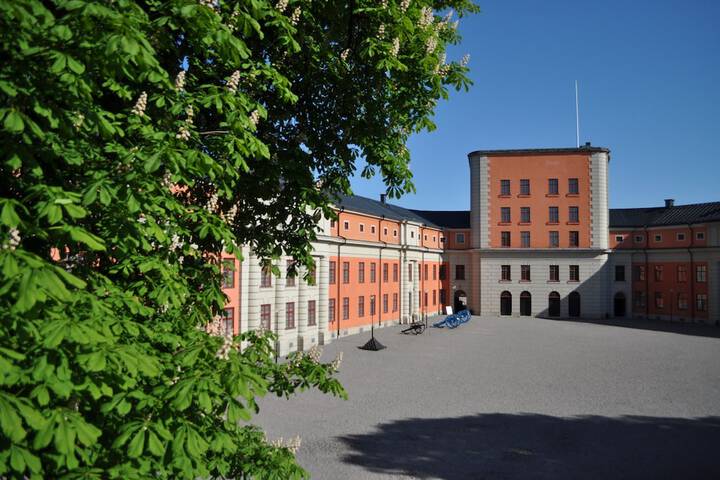 Hotel Entry