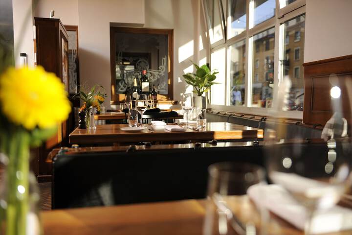 Dining 49 of 80