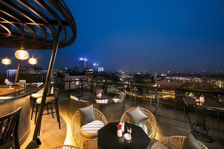 Lounge 116 of 133