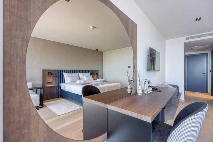 Room 15 of 84
