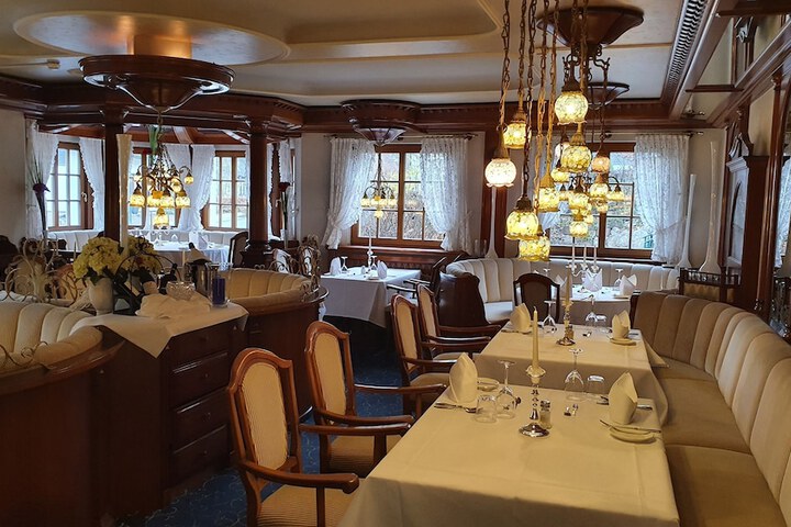 Dining 56 of 77