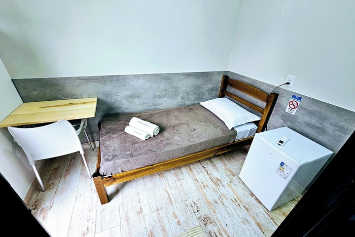 Room 5 of 34