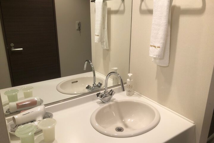 Room 4 of 86