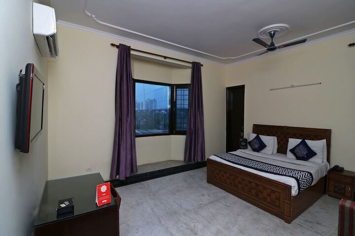 Room 9 of 21