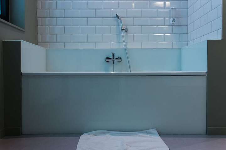 Room 27 of 39