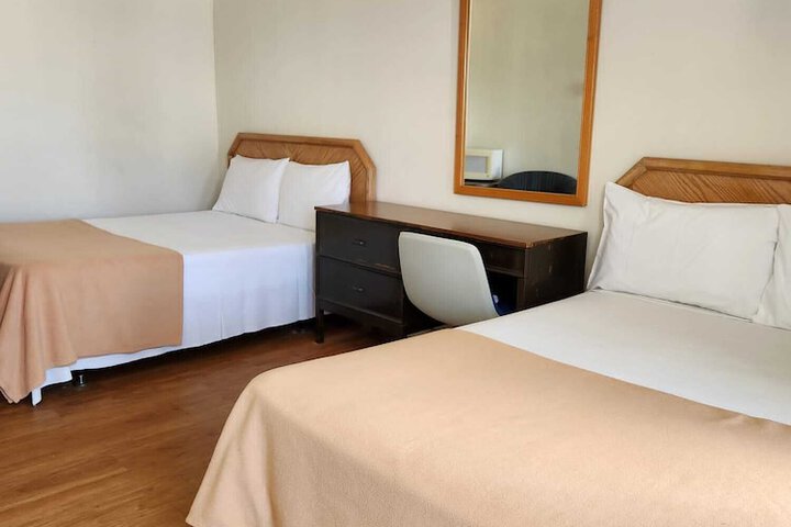 Chatham Motel