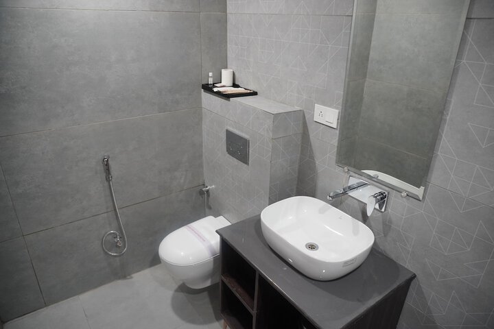 Room 16 of 30