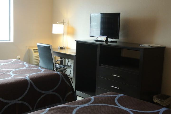 Room 15 of 32