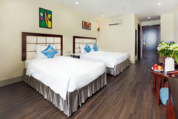Room 53 of 150