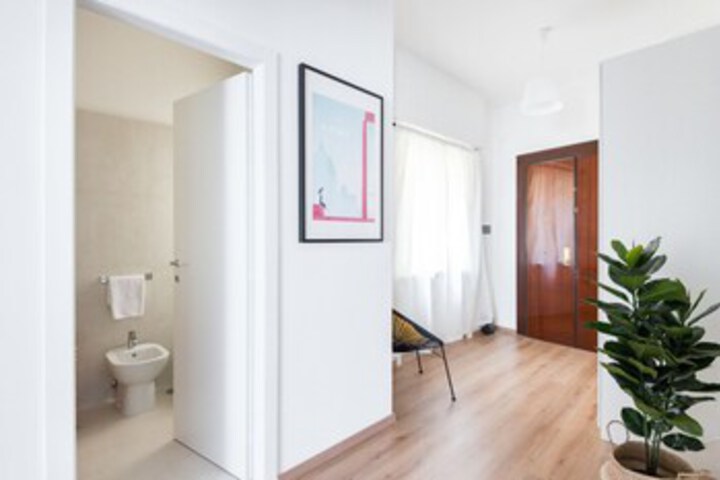 Room 7 of 25