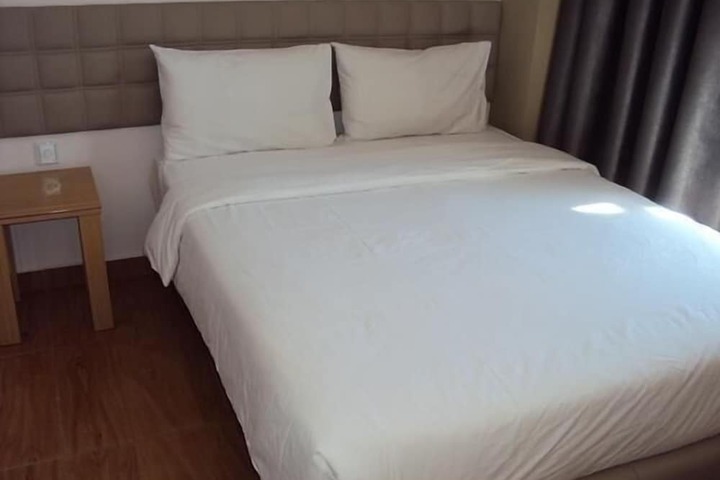 Room 9 of 24