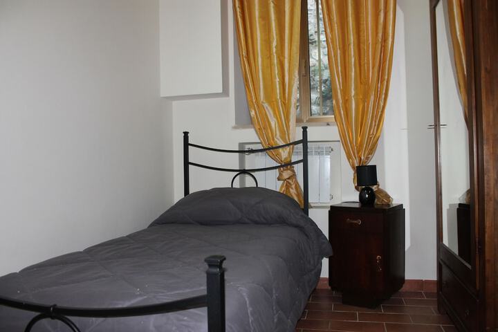 Room 5 of 38