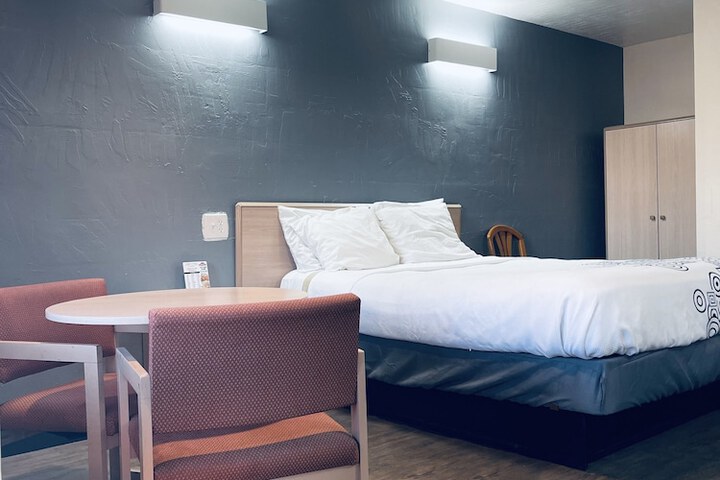 Room 14 of 37
