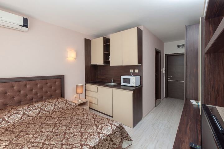 Room 10 of 52
