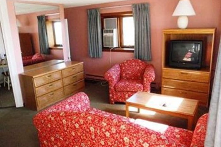 Room 52 of 87