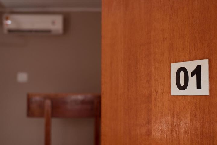Room 16 of 37