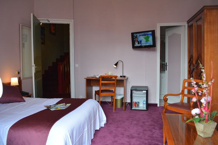 Room 14 of 37