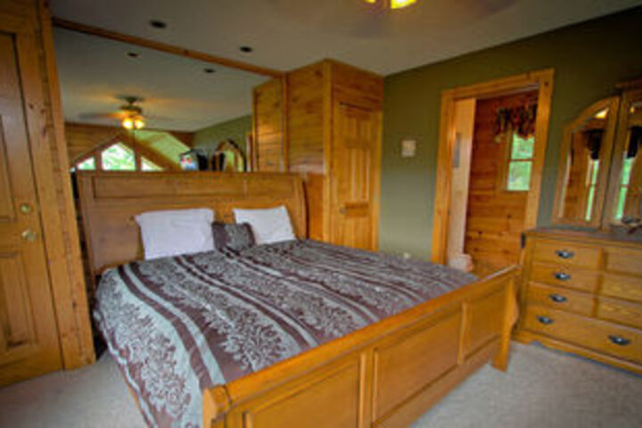 Room 7 of 10