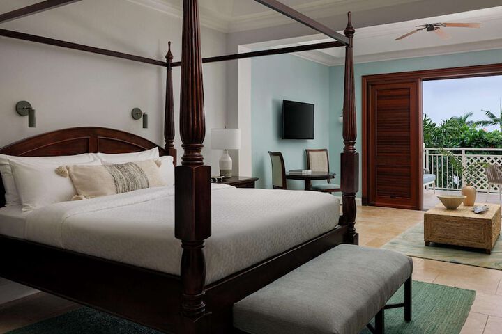 Room 28 of 102