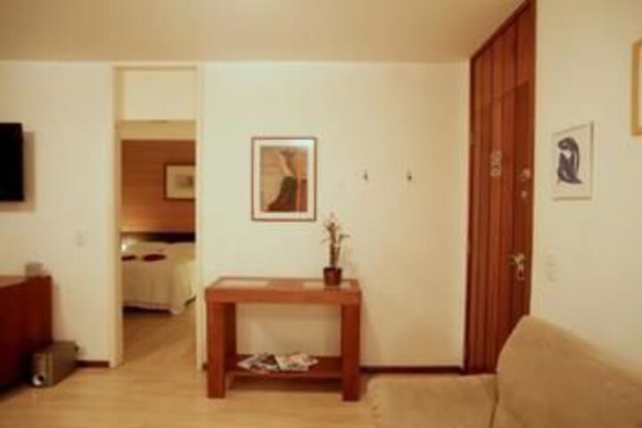 Room 8 of 18