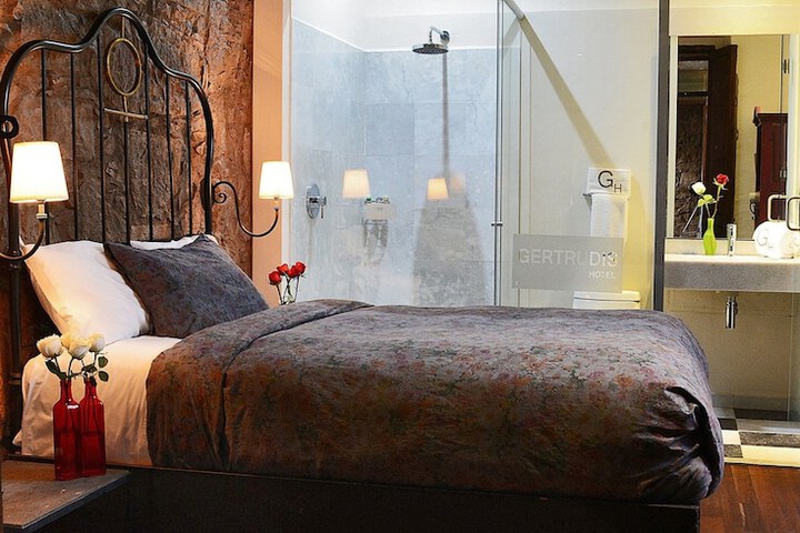 Room 8 of 36