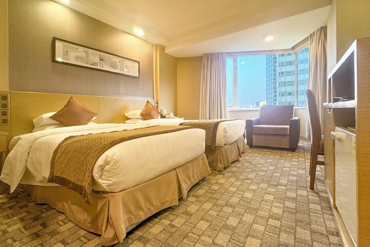 Room 19 of 37