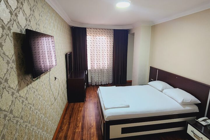 Room 2 of 8