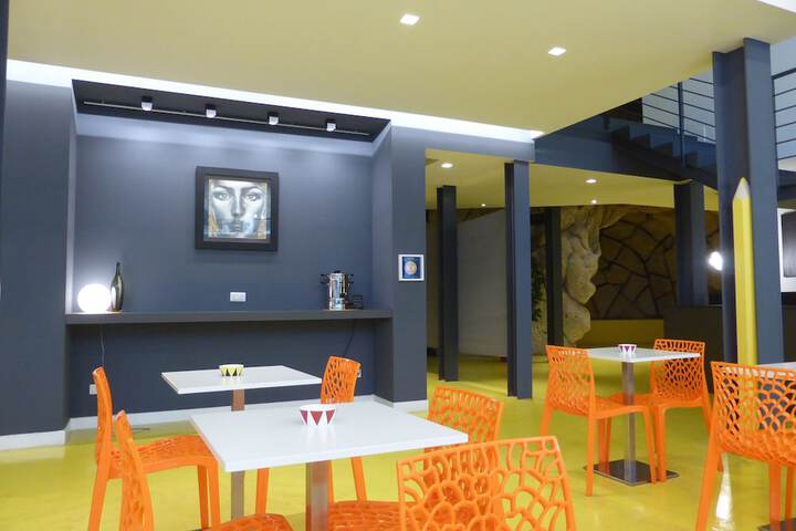 Entrance & Lobby